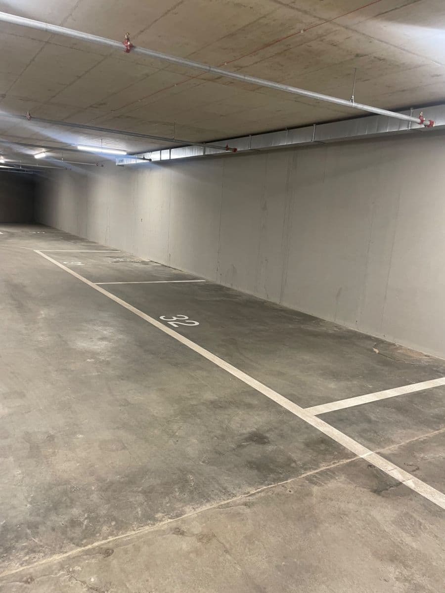 Pronájem garáže 4 m², Krymská, Praha, Praha Pronájem garáže 4 m², Krymská, Praha, Praha