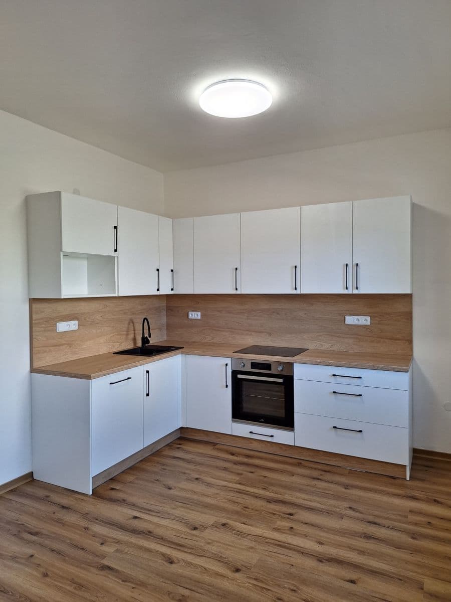 Pronájem bytu 3+kk 66 m², Úhonická, Jeneč, Středočeský kraj Pronájem bytu 3+kk 66 m², Úhonická, Jeneč, Středočeský kraj