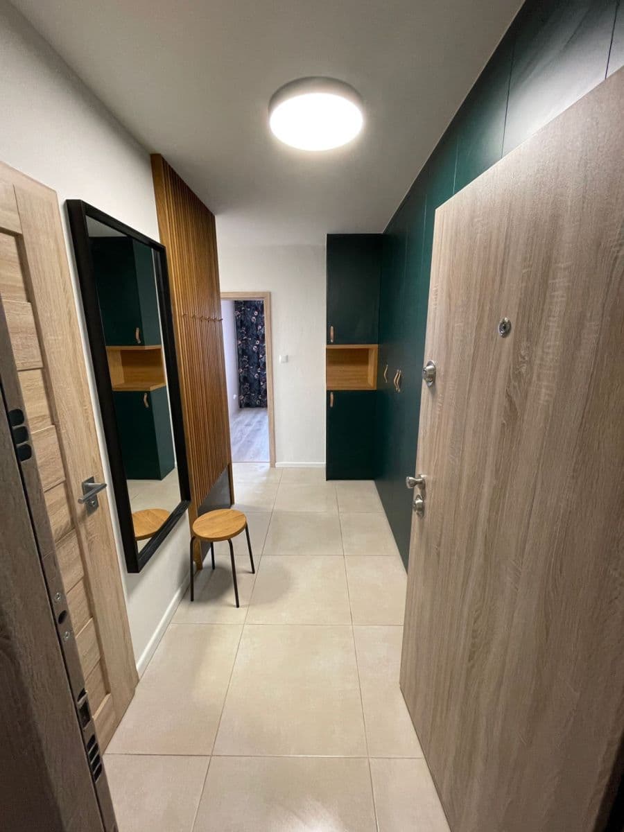 Pronájem bytu 2+1 52 m², Pod Strání, Mikulov, Jihomoravský kraj Pronájem bytu 2+1 52 m², Pod Strání, Mikulov, Jihomoravský kraj