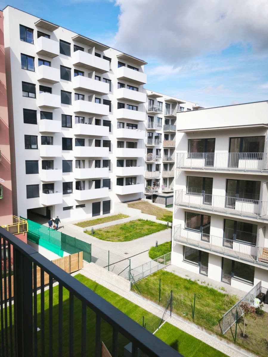 Pronájem bytu 1+kk 34 m², Spolková, Brno, Jihomoravský kraj Pronájem bytu 1+kk 34 m², Spolková, Brno, Jihomoravský kraj