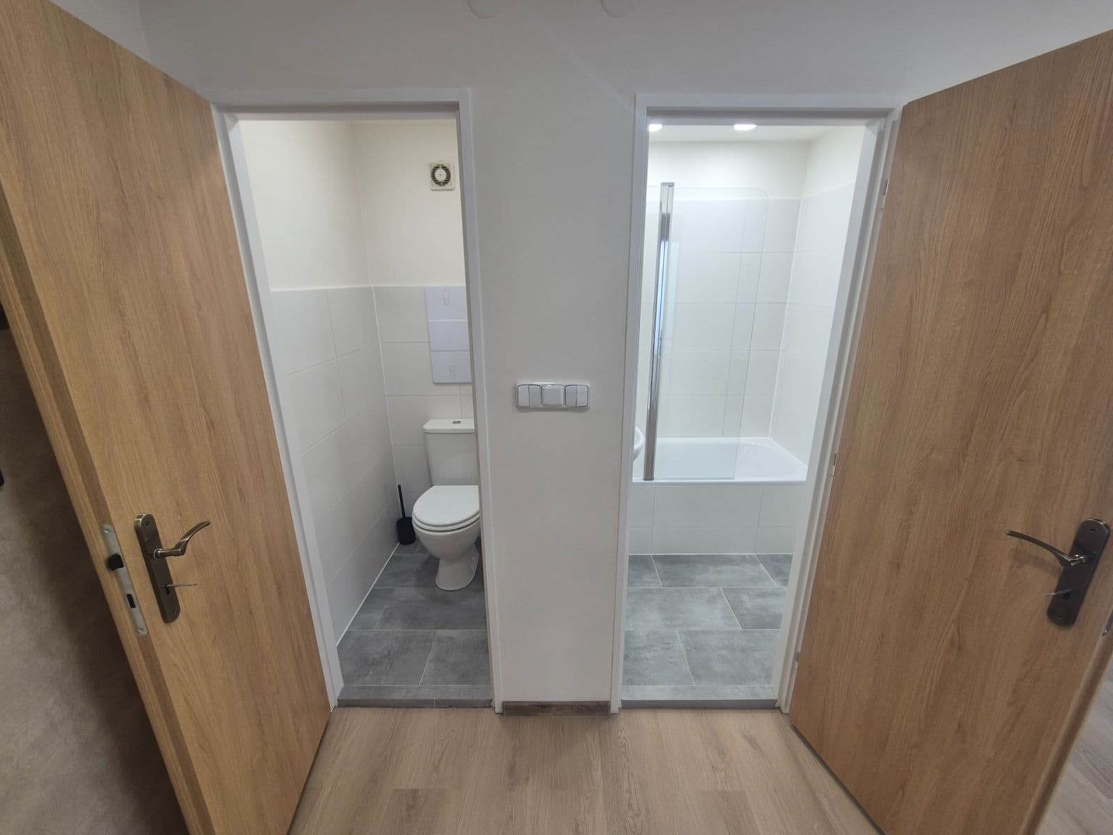 Pronájem bytu 2+1 60 m², Zdislavická, Praha, Praha Pronájem bytu 2+1 60 m², Zdislavická, Praha, Praha