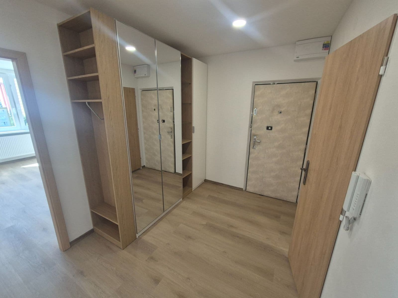 Pronájem bytu 2+1 60 m², Zdislavická, Praha, Praha Pronájem bytu 2+1 60 m², Zdislavická, Praha, Praha
