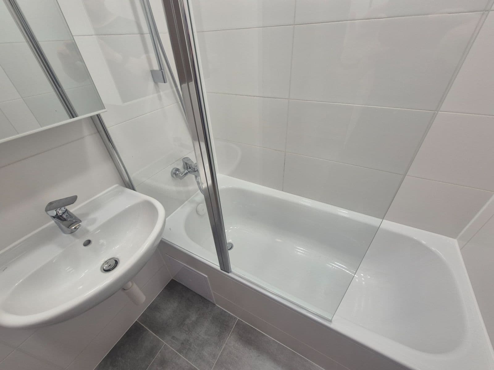 Pronájem bytu 2+1 60 m², Zdislavická, Praha, Praha Pronájem bytu 2+1 60 m², Zdislavická, Praha, Praha