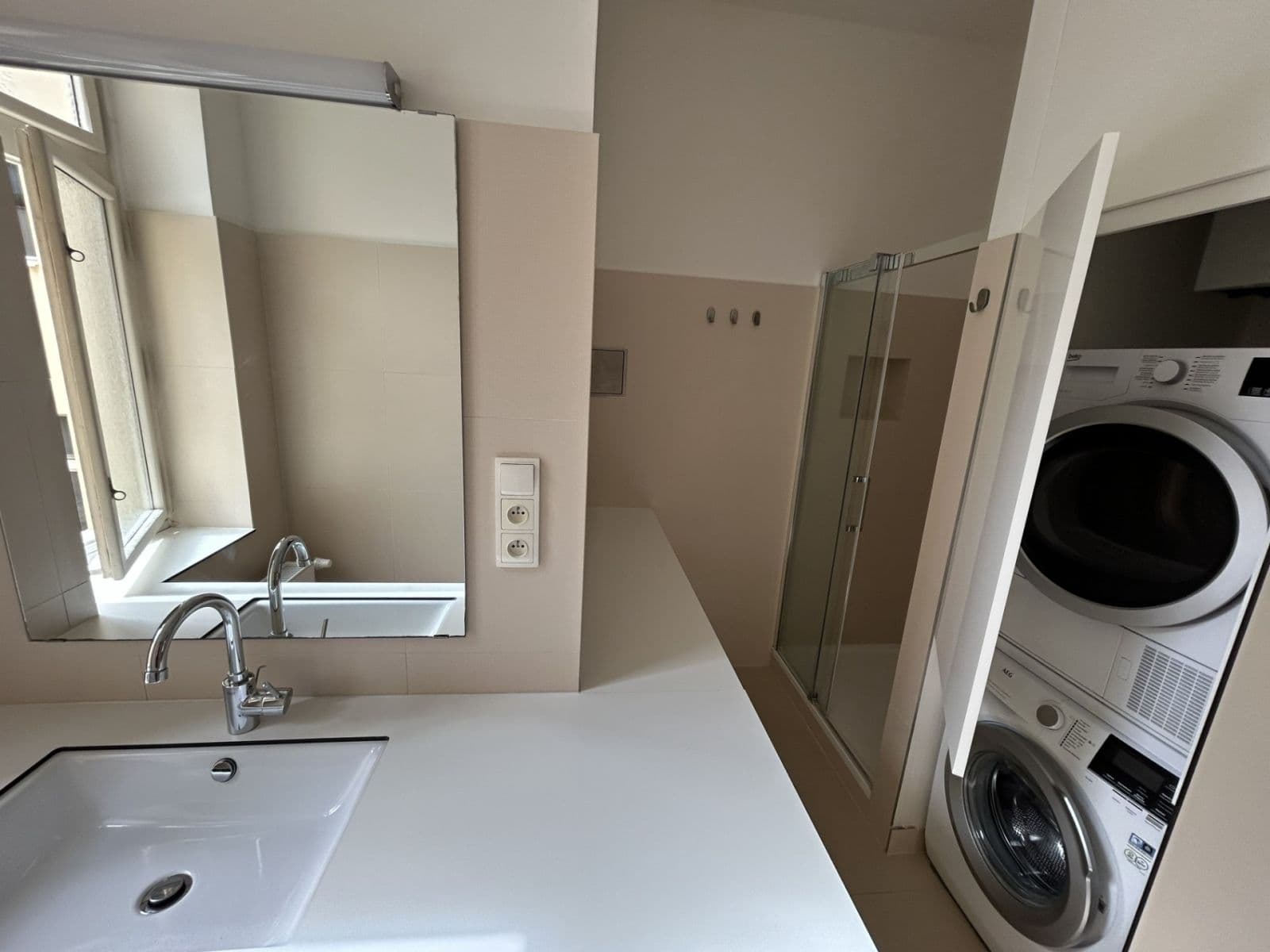 Pronájem bytu 2+1 69 m², Kostelní, Praha, Praha Pronájem bytu 2+1 69 m², Kostelní, Praha, Praha