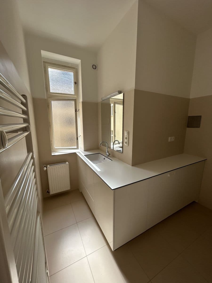 Pronájem bytu 2+1 69 m², Kostelní, Praha, Praha Pronájem bytu 2+1 69 m², Kostelní, Praha, Praha