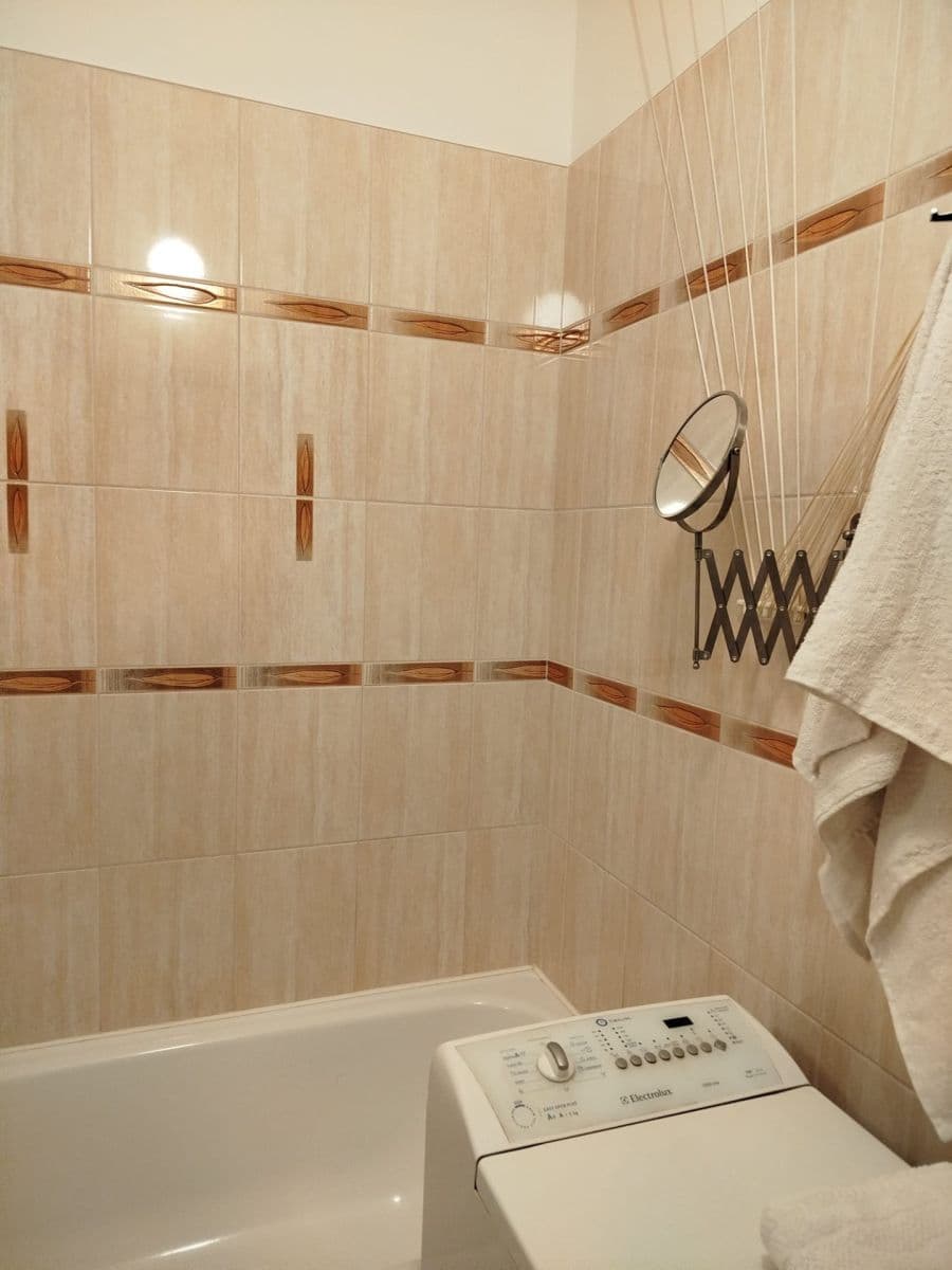 Pronájem bytu 2+1 56 m², Dělnické nám., Třebíč, Kraj Vysočina Pronájem bytu 2+1 56 m², Dělnické nám., Třebíč, Kraj Vysočina