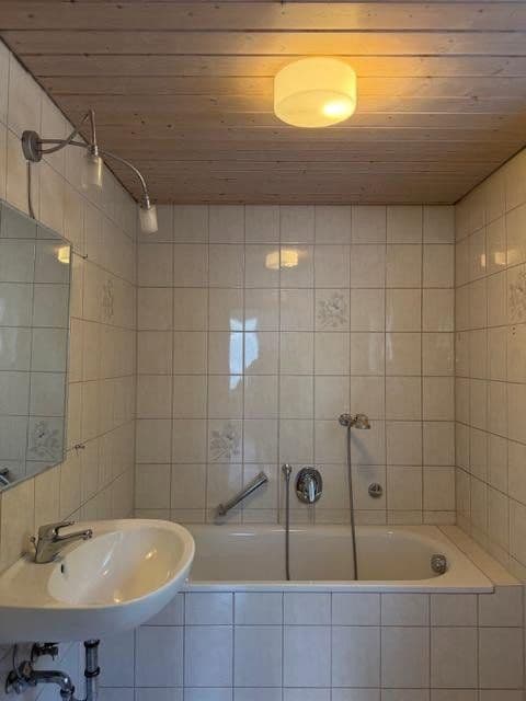 Pronájem bytu 3+1 84 m², Edith-Stein-Weg 3, Biberach an der Riß, Bádensko-Württembersko Pronájem bytu 3+1 84 m², Edith-Stein-Weg 3, Biberach an der Riß, Bádensko-Württembersko