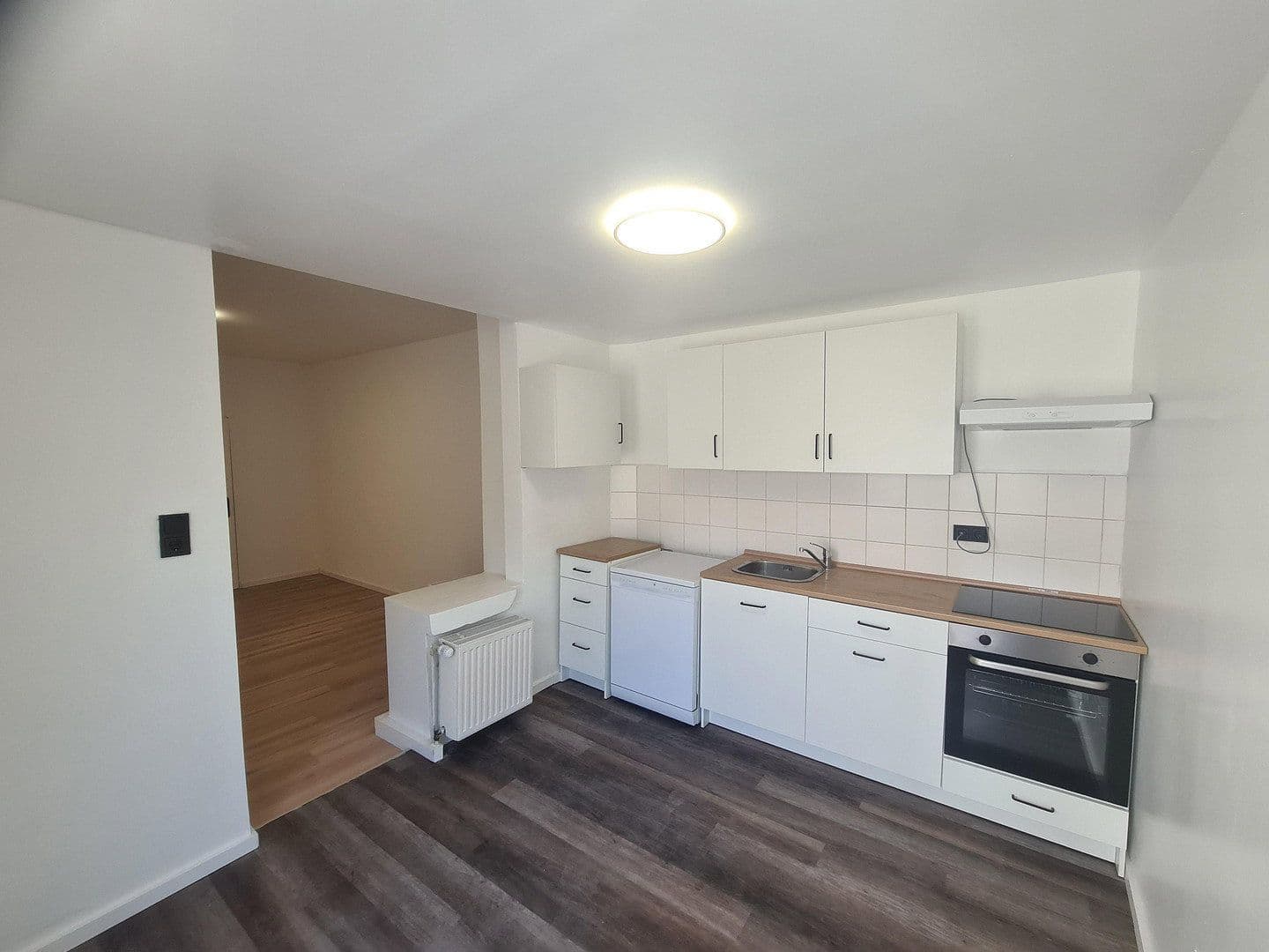 Pronájem bytu 2+1 55 m², Düsseldorf, Severní Porýní-Vestfálsko Pronájem bytu 2+1 55 m², Düsseldorf, Severní Porýní-Vestfálsko
