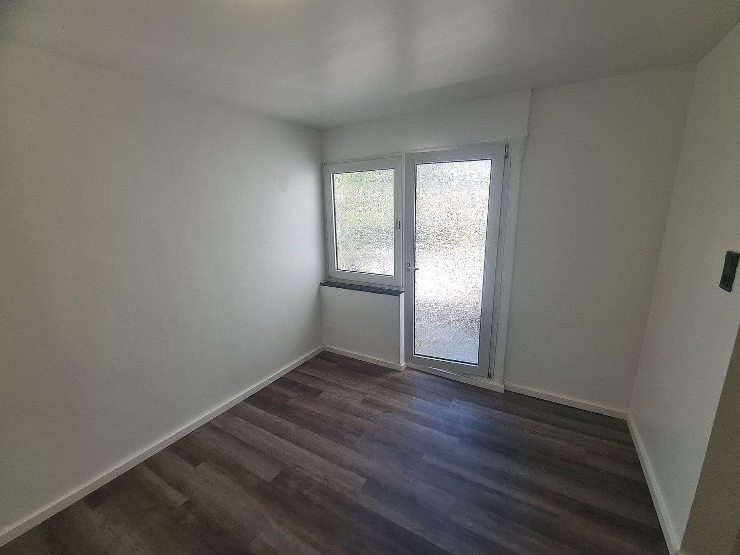 Pronájem bytu 2+1 55 m², Düsseldorf, Severní Porýní-Vestfálsko Pronájem bytu 2+1 55 m², Düsseldorf, Severní Porýní-Vestfálsko