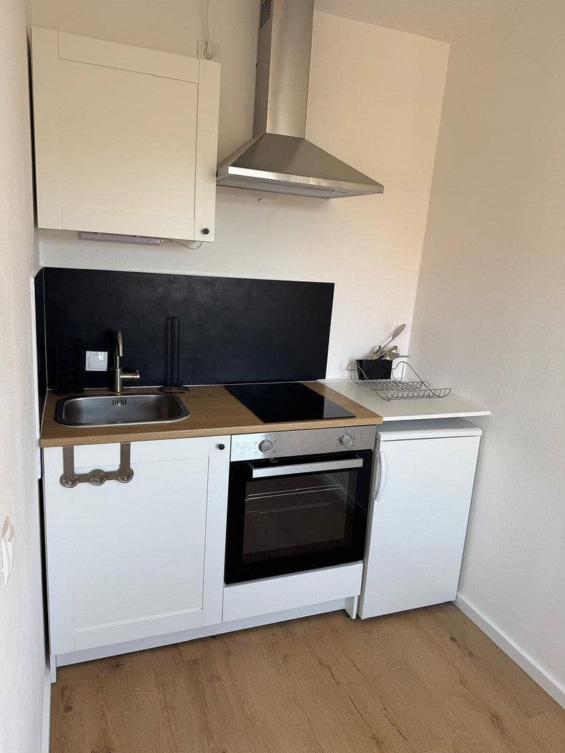 Pronájem bytu 1+1 36 m², Roritzerstraße 37, Nürnberg, Bavorsko Pronájem bytu 1+1 36 m², Roritzerstraße 37, Nürnberg, Bavorsko