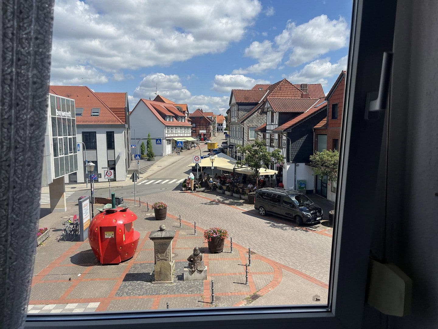 Pronájem bytu 3+1 65 m², Marktstraße 1, Wolfsburg, Dolní Sasko Pronájem bytu 3+1 65 m², Marktstraße 1, Wolfsburg, Dolní Sasko