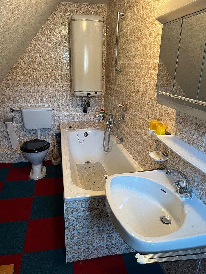 Prodej domu 120 m², pozemek 824 m², Lauterstein, Bádensko-Württembersko Prodej domu 120 m², pozemek 824 m², Lauterstein, Bádensko-Württembersko