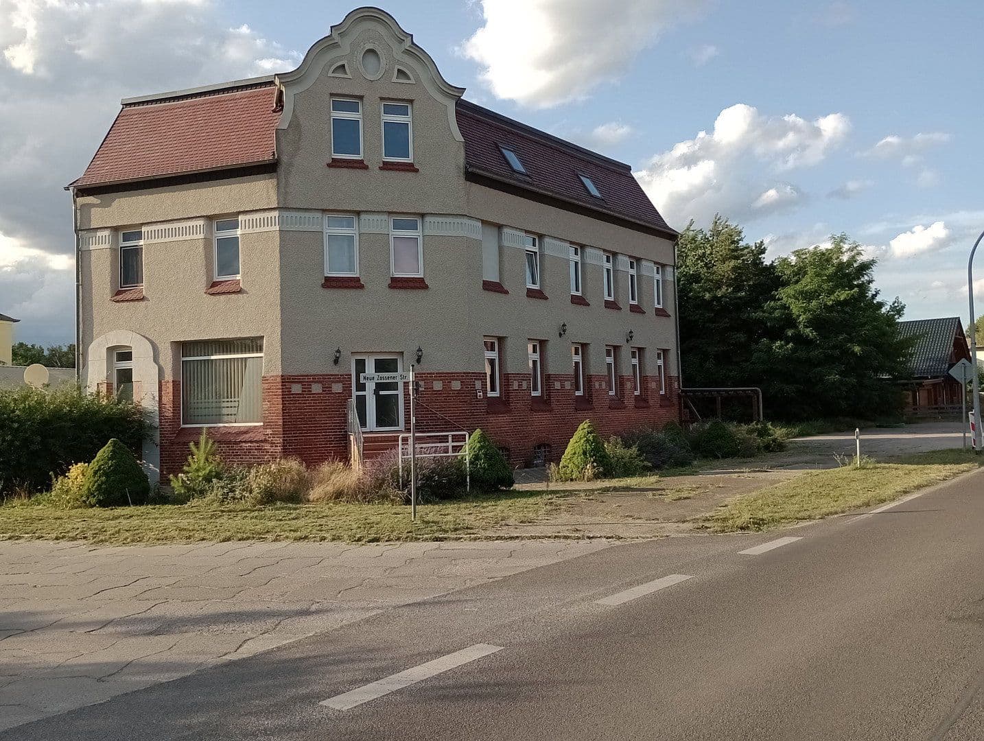 Prodej bytu 5+1 150 m², Chausseestraße 40, Am Mellensee, Braniborsko Prodej bytu 5+1 150 m², Chausseestraße 40, Am Mellensee, Braniborsko