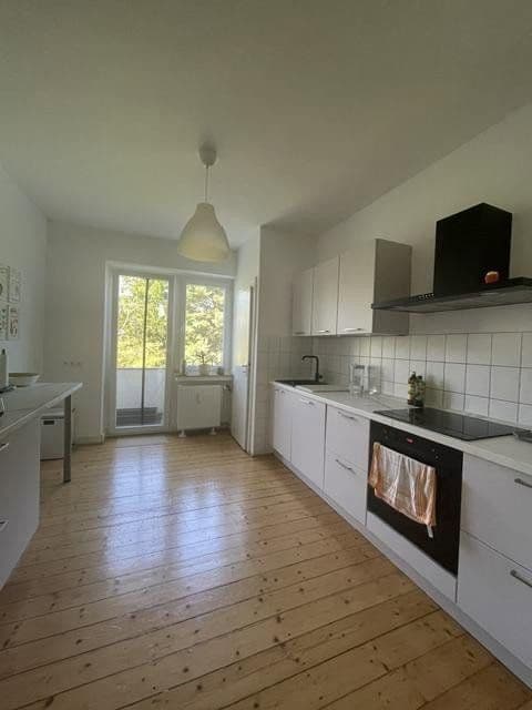Pronájem bytu 3+1 91 m², Richardstraße 60, Düsseldorf, Severní Porýní-Vestfálsko Pronájem bytu 3+1 91 m², Richardstraße 60, Düsseldorf, Severní Porýní-Vestfálsko