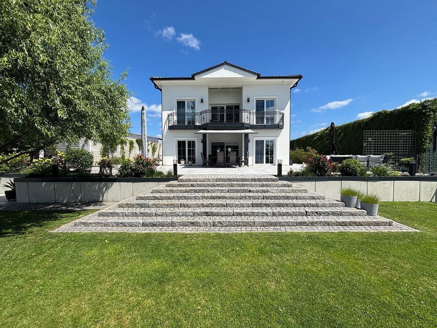 Prodej domu 330 m², pozemek 2.400 m², Rathenow, Braniborsko Prodej domu 330 m², pozemek 2.400 m², Rathenow, Braniborsko