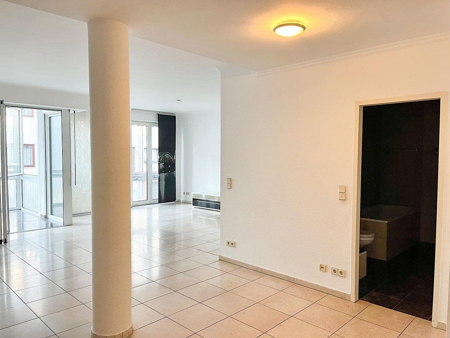 Pronájem bytu 1+1 57 m², Steinerstrasse 3, Bonn-Beuel, Severní Porýní-Vestfálsko Pronájem bytu 1+1 57 m², Steinerstrasse 3, Bonn-Beuel, Severní Porýní-Vestfálsko
