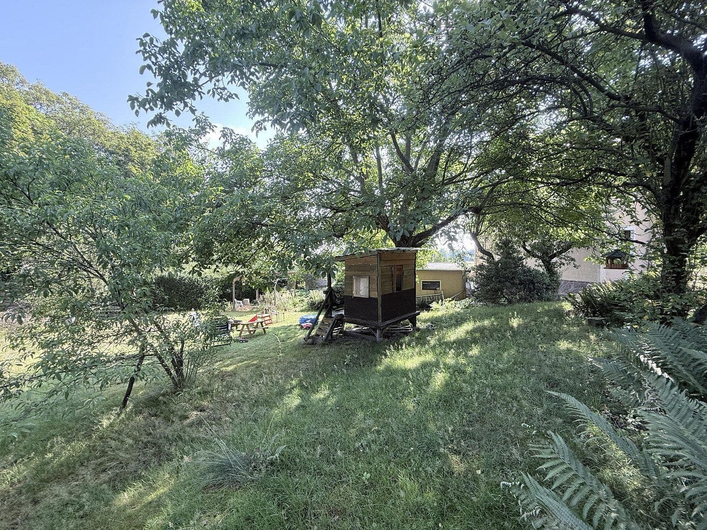 Prodej domu 145 m², pozemek 2.040 m², Radebeul, Sasko Prodej domu 145 m², pozemek 2.040 m², Radebeul, Sasko