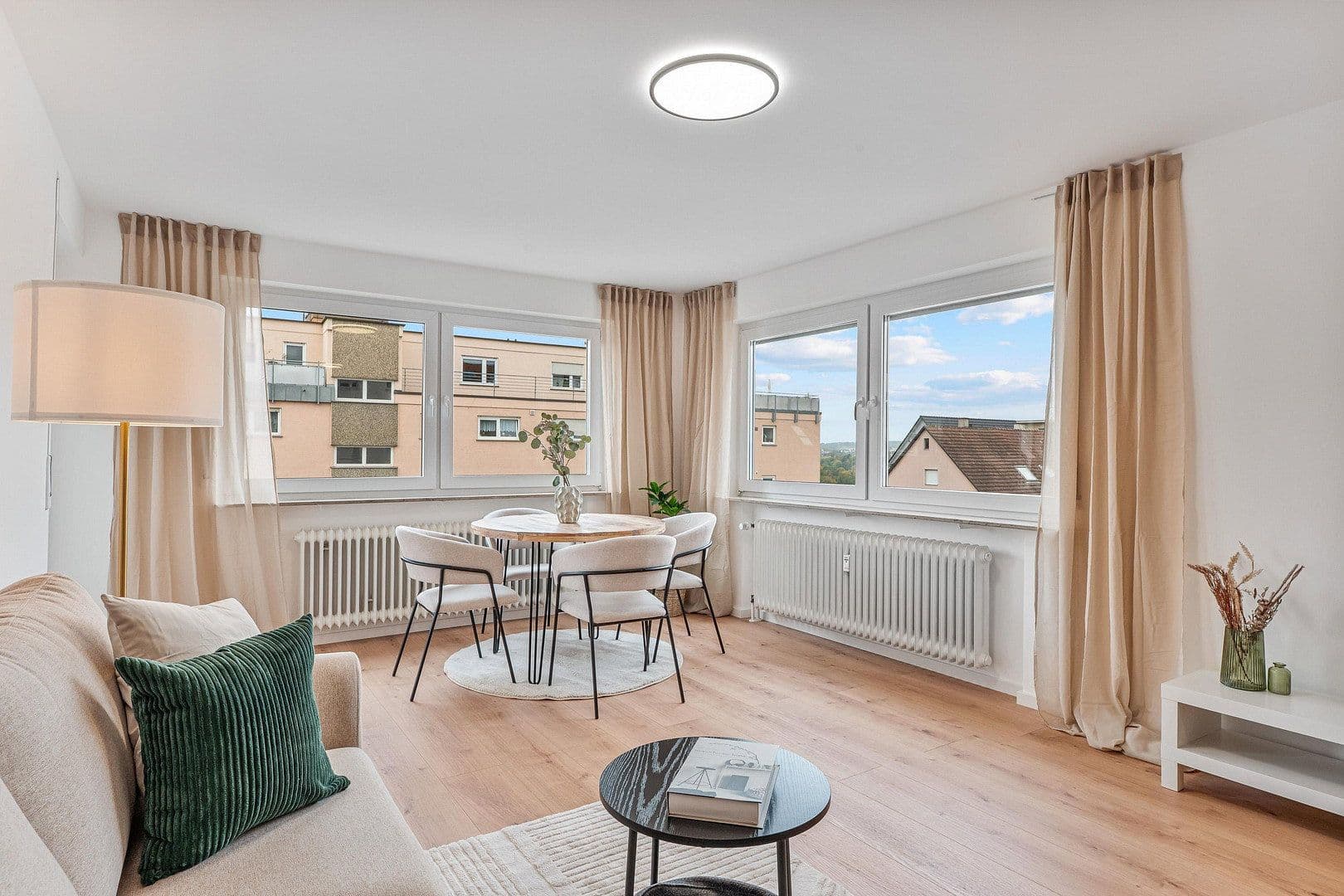 Prodej bytu 3+1 75 m², Leonberg, Bádensko-Württembersko Prodej bytu 3+1 75 m², Leonberg, Bádensko-Württembersko