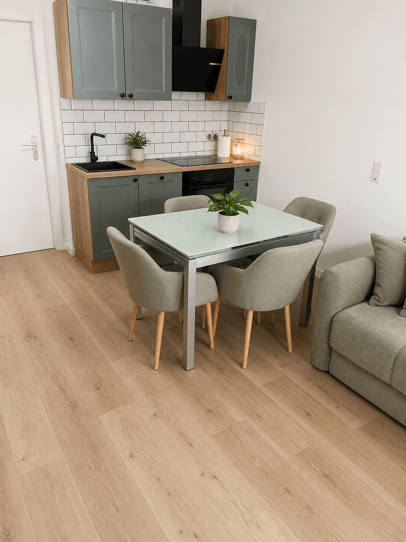 Pronájem bytu 3+1 42 m², Erich-Weinert-Str. 135A, Berlin-Prenzlauer Berg, Berlín Pronájem bytu 3+1 42 m², Erich-Weinert-Str. 135A, Berlin-Prenzlauer Berg, Berlín