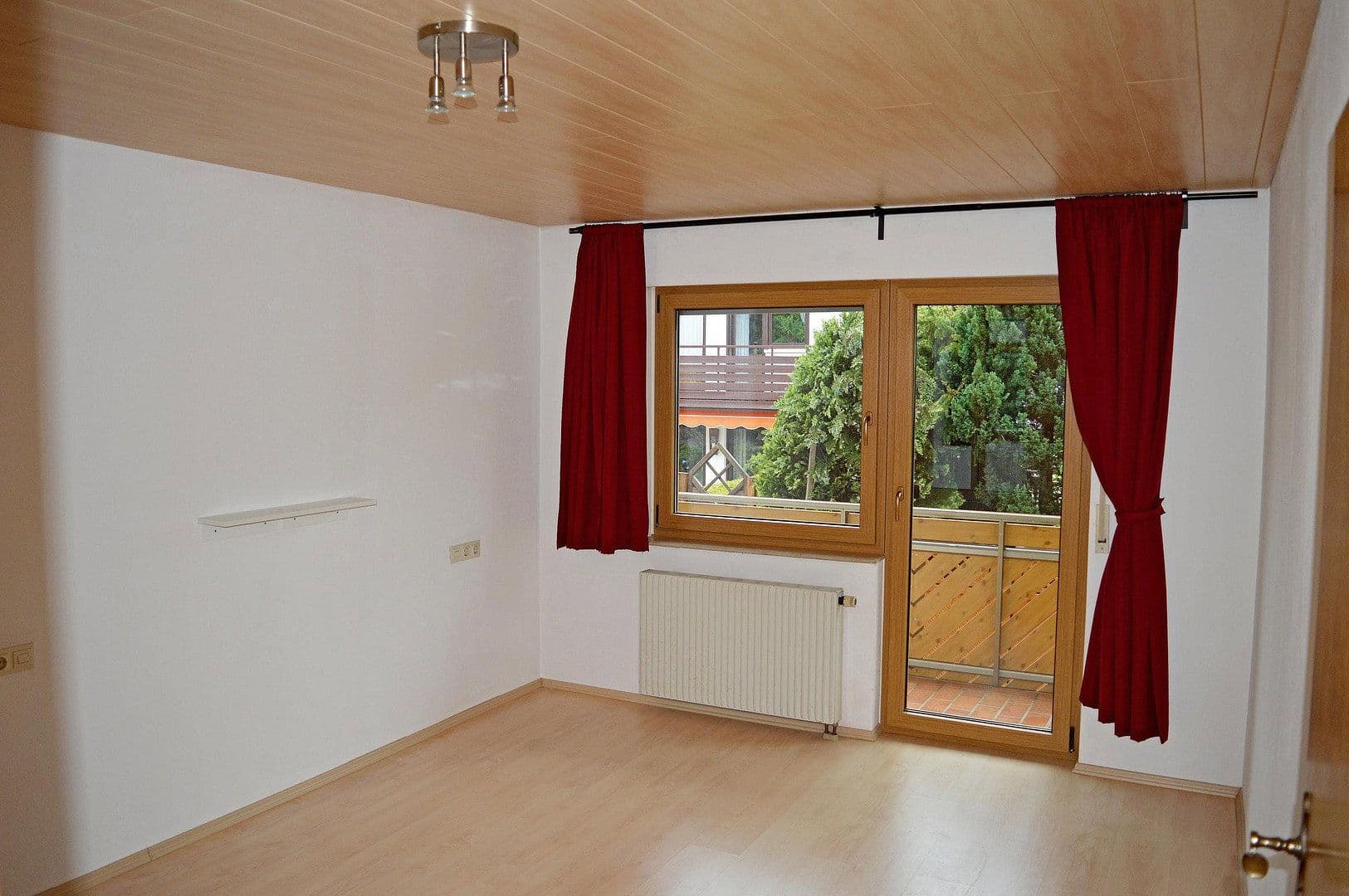 Pronájem bytu 3+1 90 m², Schönaich, Bádensko-Württembersko Pronájem bytu 3+1 90 m², Schönaich, Bádensko-Württembersko