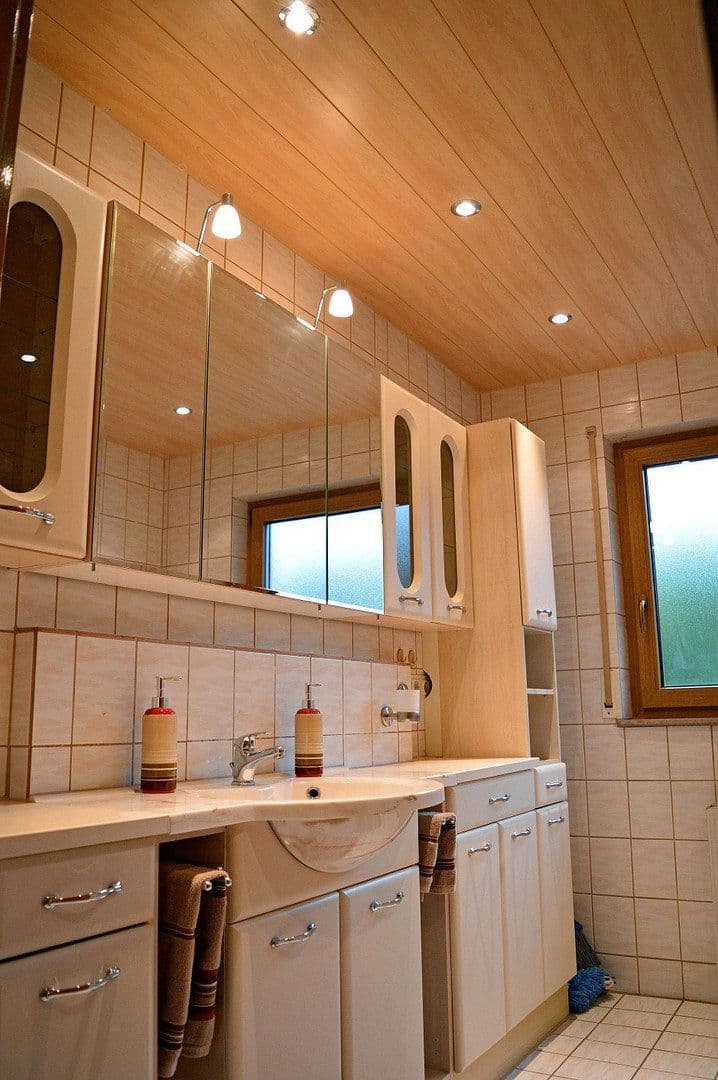 Pronájem bytu 3+1 90 m², Schönaich, Bádensko-Württembersko Pronájem bytu 3+1 90 m², Schönaich, Bádensko-Württembersko