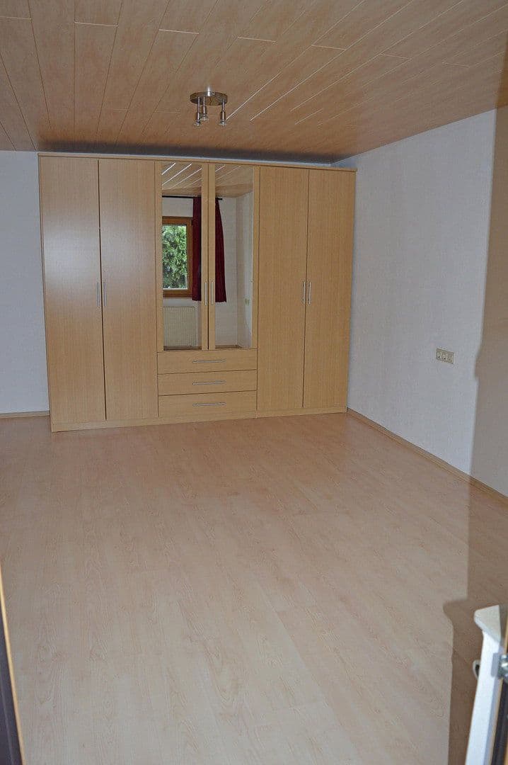 Pronájem bytu 3+1 90 m², Schönaich, Bádensko-Württembersko Pronájem bytu 3+1 90 m², Schönaich, Bádensko-Württembersko