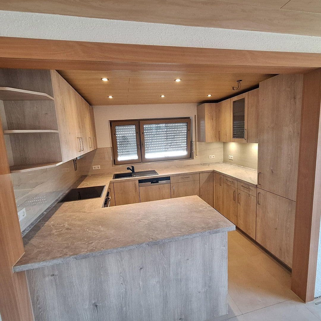 Pronájem bytu 3+1 90 m², Schönaich, Bádensko-Württembersko Pronájem bytu 3+1 90 m², Schönaich, Bádensko-Württembersko
