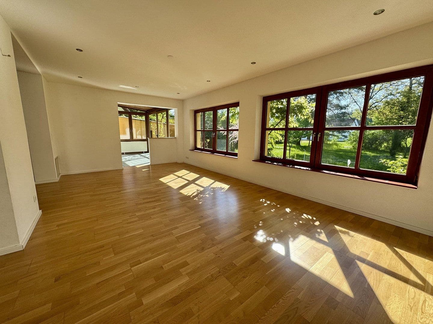 Prodej domu 209 m², pozemek 995 m², Rückersdorf, Bavorsko Prodej domu 209 m², pozemek 995 m², Rückersdorf, Bavorsko