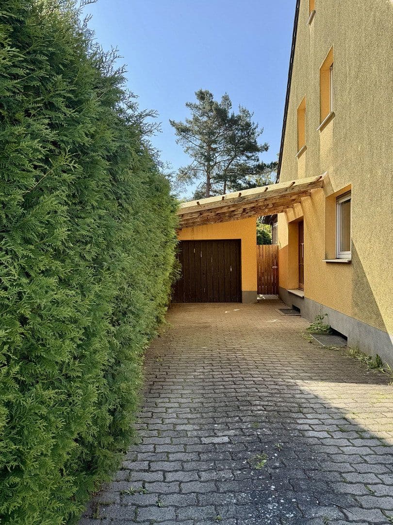 Prodej domu 209 m², pozemek 995 m², Rückersdorf, Bavorsko Prodej domu 209 m², pozemek 995 m², Rückersdorf, Bavorsko