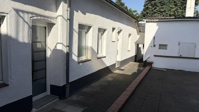 Prodej nebytového prostoru 950 m², Bergheim, Severní Porýní-Vestfálsko Prodej nebytového prostoru 950 m², Bergheim, Severní Porýní-Vestfálsko