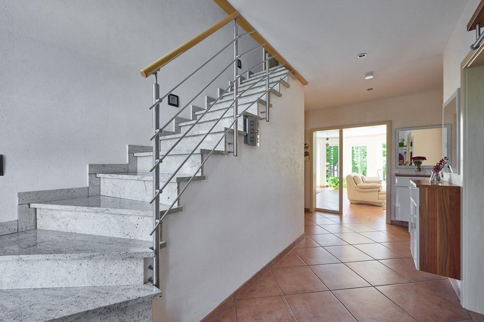 Prodej domu 152 m², pozemek 378 m², Meschede, Severní Porýní-Vestfálsko Prodej domu 152 m², pozemek 378 m², Meschede, Severní Porýní-Vestfálsko