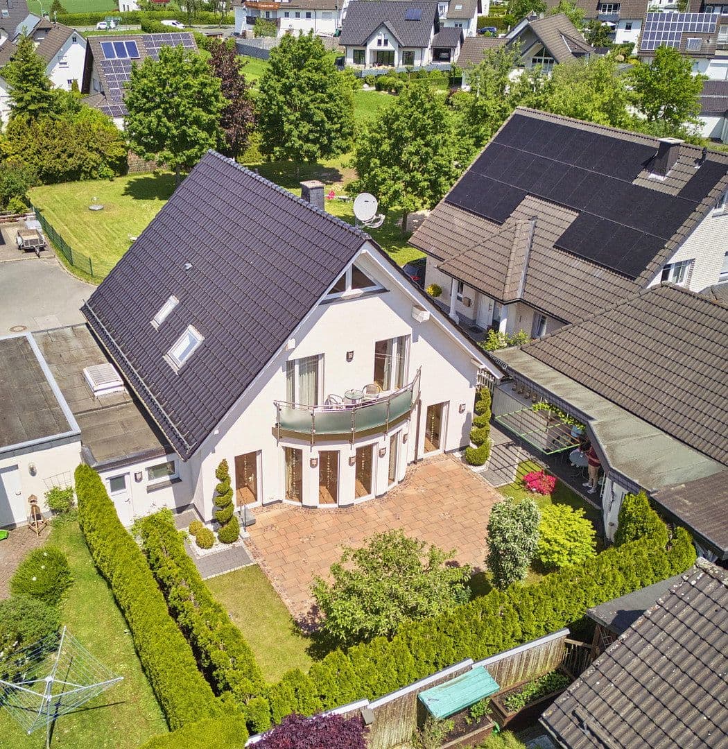 Prodej domu 152 m², pozemek 378 m², Meschede, Severní Porýní-Vestfálsko Prodej domu 152 m², pozemek 378 m², Meschede, Severní Porýní-Vestfálsko