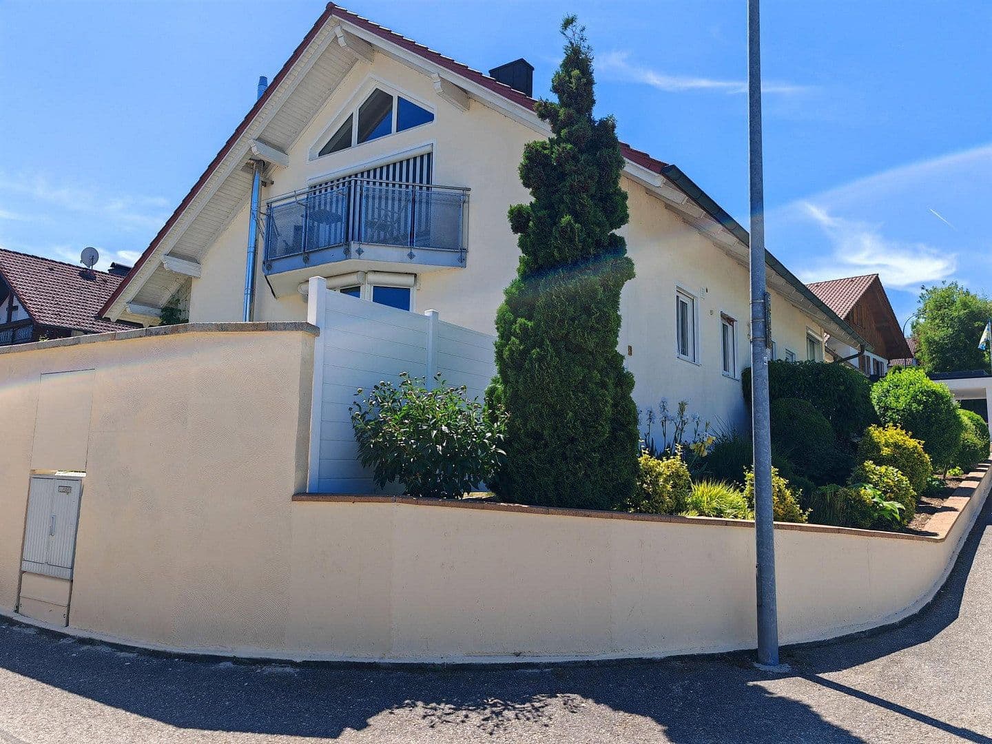 Prodej domu 276 m², pozemek 629 m², Am Weinberg 20, Niederviehbach, Bavorsko Prodej domu 276 m², pozemek 629 m², Am Weinberg 20, Niederviehbach, Bavorsko