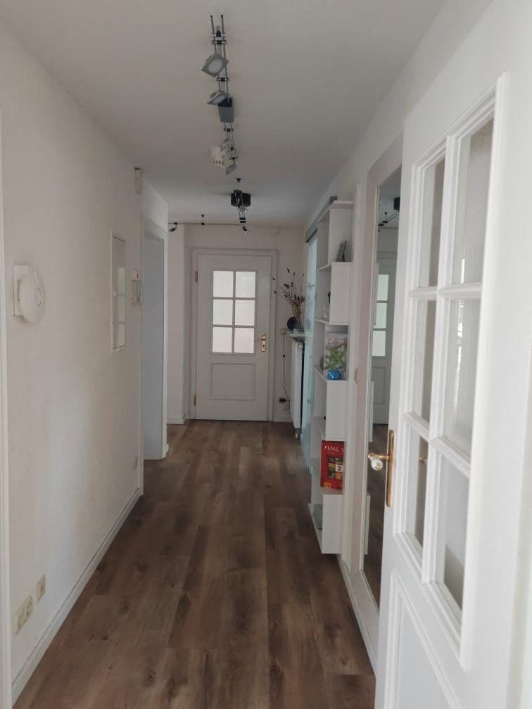 Prodej domu 276 m², pozemek 629 m², Am Weinberg 20, Niederviehbach, Bavorsko Prodej domu 276 m², pozemek 629 m², Am Weinberg 20, Niederviehbach, Bavorsko