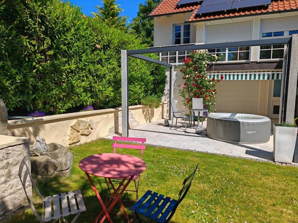 Prodej domu 276 m², pozemek 629 m², Am Weinberg 20, Niederviehbach, Bavorsko Prodej domu 276 m², pozemek 629 m², Am Weinberg 20, Niederviehbach, Bavorsko