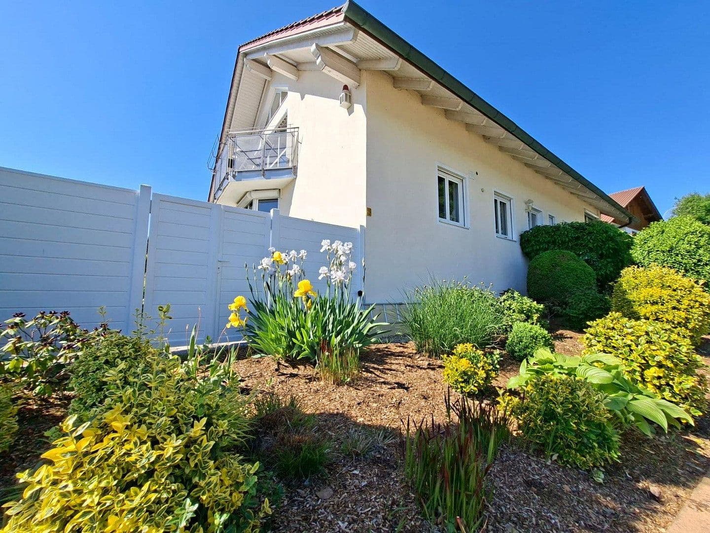 Prodej domu 276 m², pozemek 629 m², Am Weinberg 20, Niederviehbach, Bavorsko Prodej domu 276 m², pozemek 629 m², Am Weinberg 20, Niederviehbach, Bavorsko