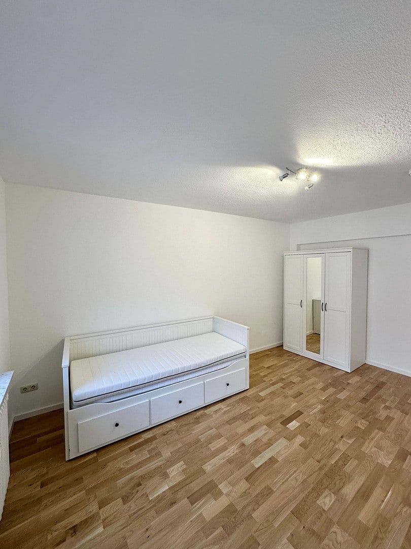 Pronájem bytu 1+1 70 m², Leopoldstr 57, München, Bavorsko Pronájem bytu 1+1 70 m², Leopoldstr 57, München, Bavorsko