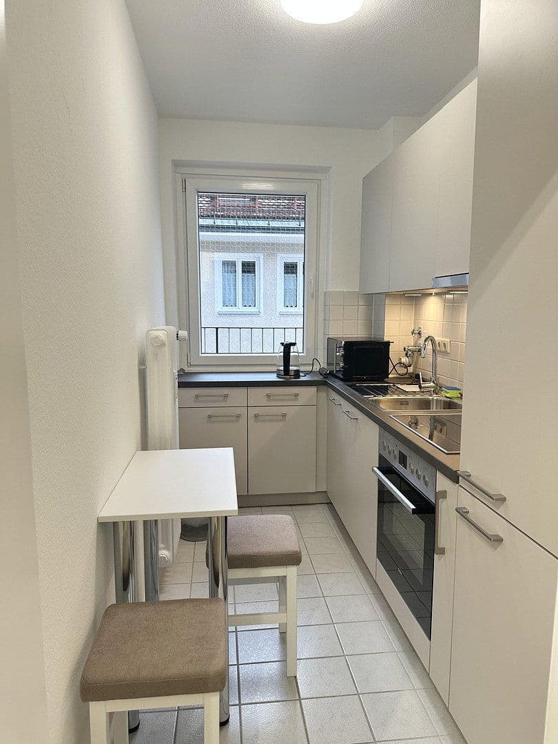 Pronájem bytu 1+1 70 m², Leopoldstr 57, München, Bavorsko Pronájem bytu 1+1 70 m², Leopoldstr 57, München, Bavorsko