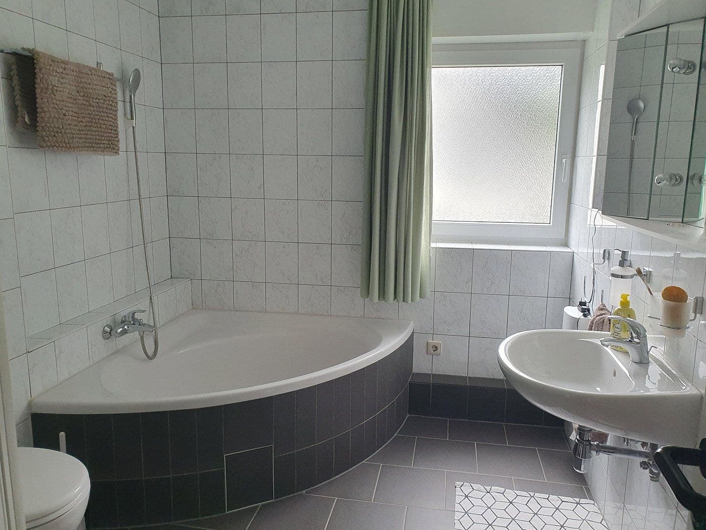 Prodej bytu 4+1 100 m², Bad Herrenalb, Bádensko-Württembersko Prodej bytu 4+1 100 m², Bad Herrenalb, Bádensko-Württembersko