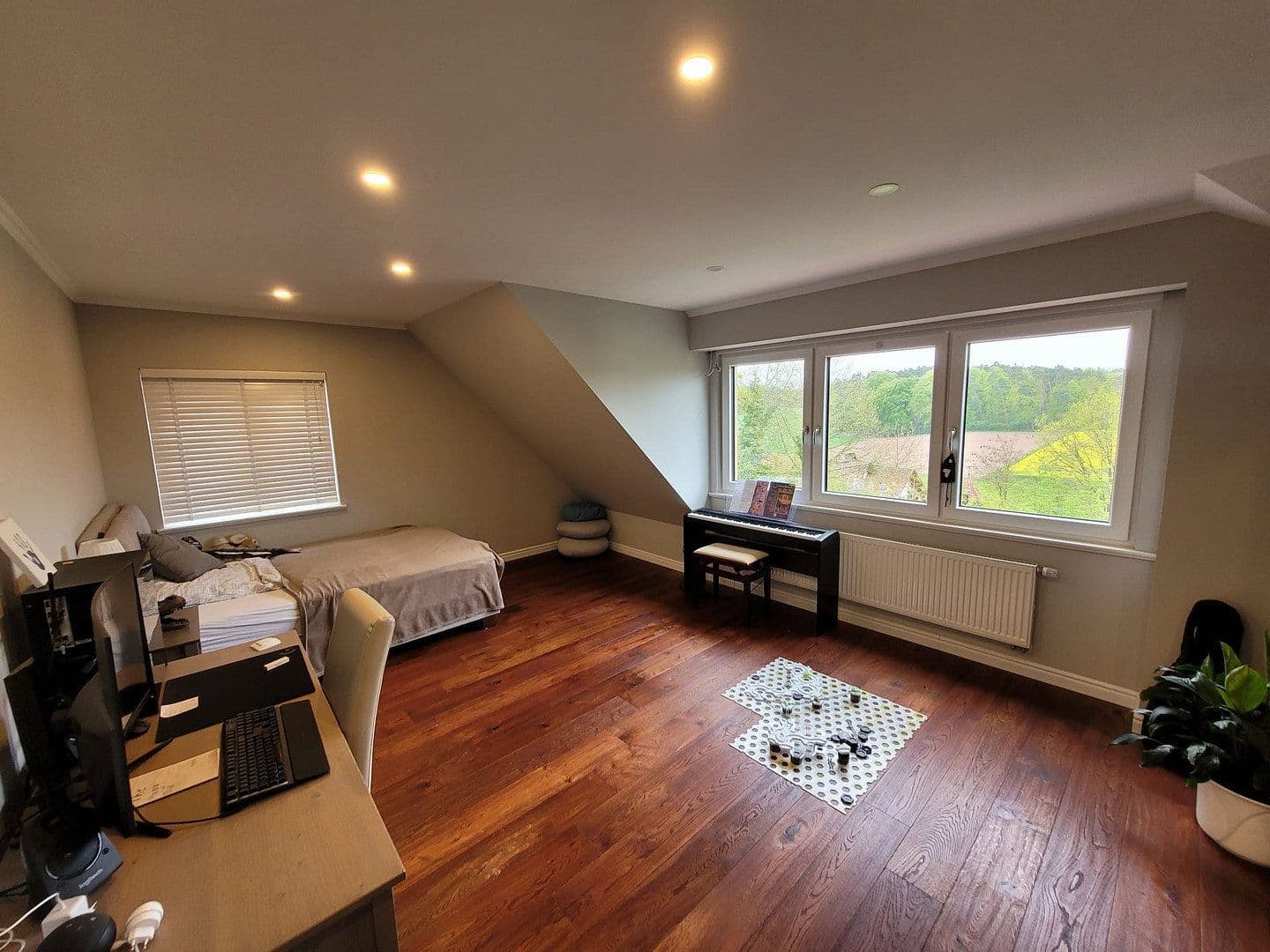 Prodej domu 200 m², pozemek 569 m², Roßtal, Bavorsko Prodej domu 200 m², pozemek 569 m², Roßtal, Bavorsko