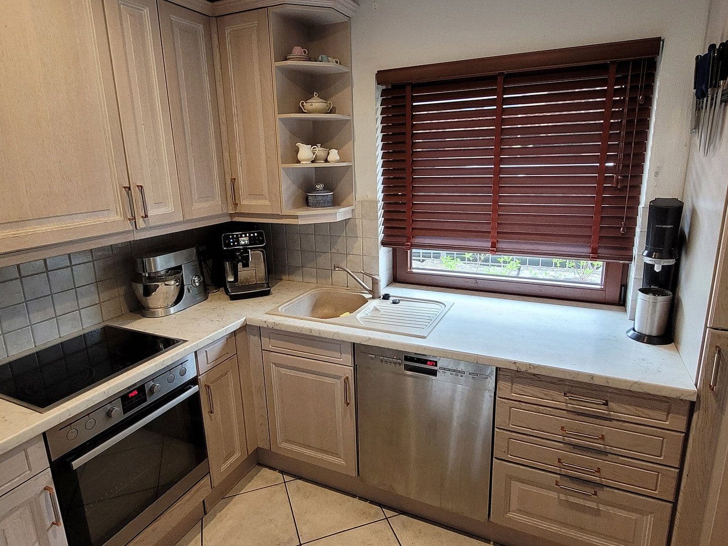 Prodej domu 200 m², pozemek 569 m², Roßtal, Bavorsko Prodej domu 200 m², pozemek 569 m², Roßtal, Bavorsko