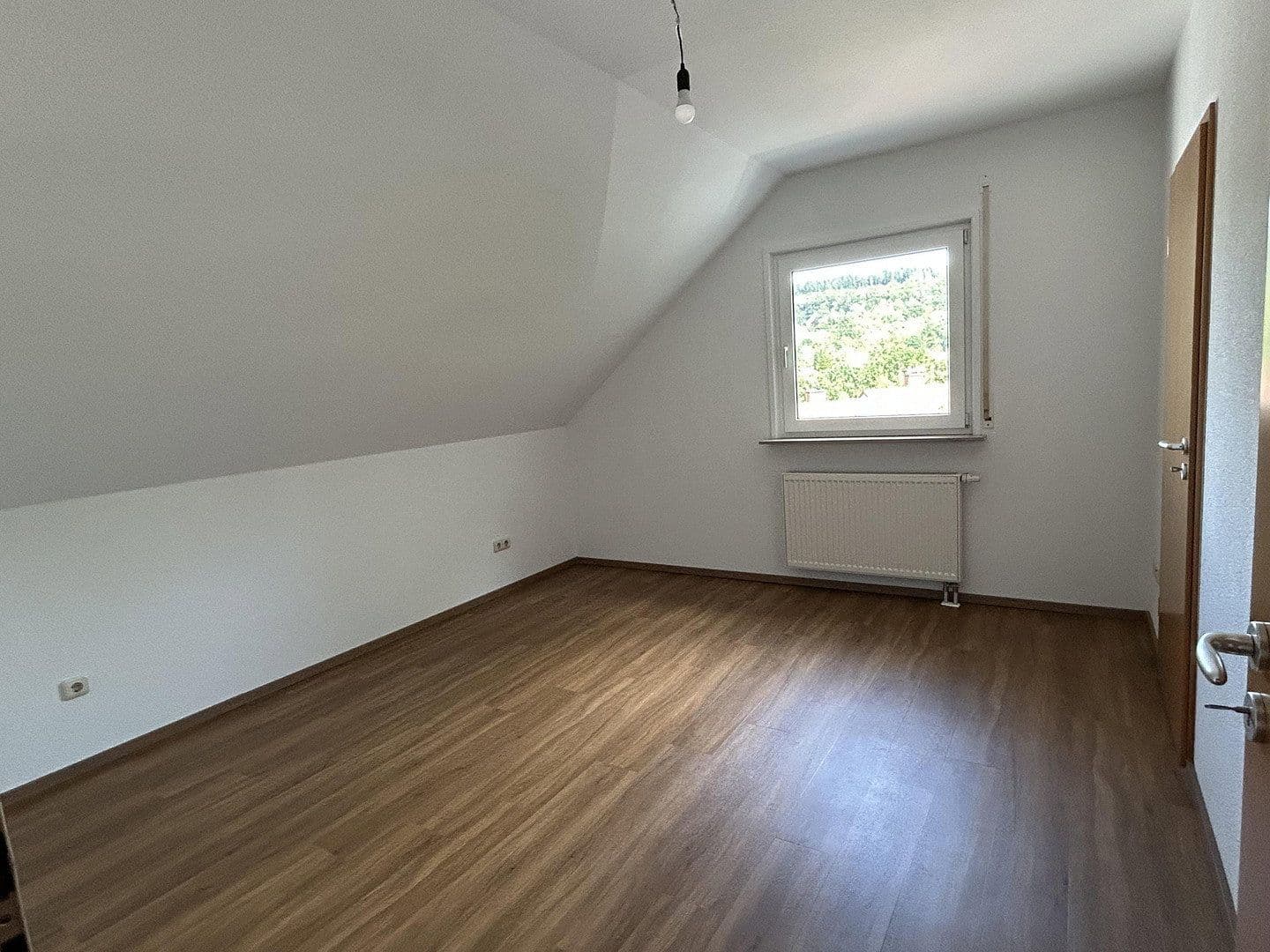 Pronájem bytu 3+kk 130 m², Niedernhausen, Hessen Pronájem bytu 3+kk 130 m², Niedernhausen, Hessen