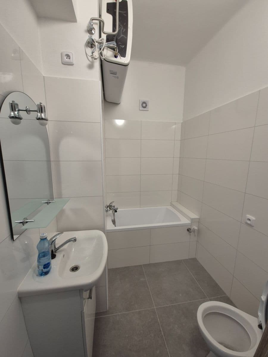 Pronájem bytu 2+kk 45 m², Provazníkova, Brno, Jihomoravský kraj Pronájem bytu 2+kk 45 m², Provazníkova, Brno, Jihomoravský kraj