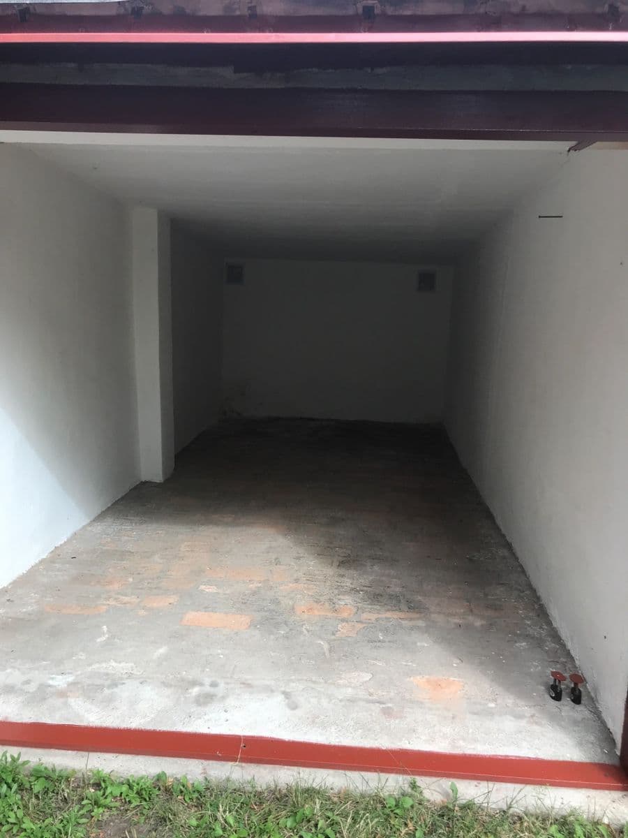 Pronájem garáže 18 m², Závišova, Praha, Praha Pronájem garáže 18 m², Závišova, Praha, Praha