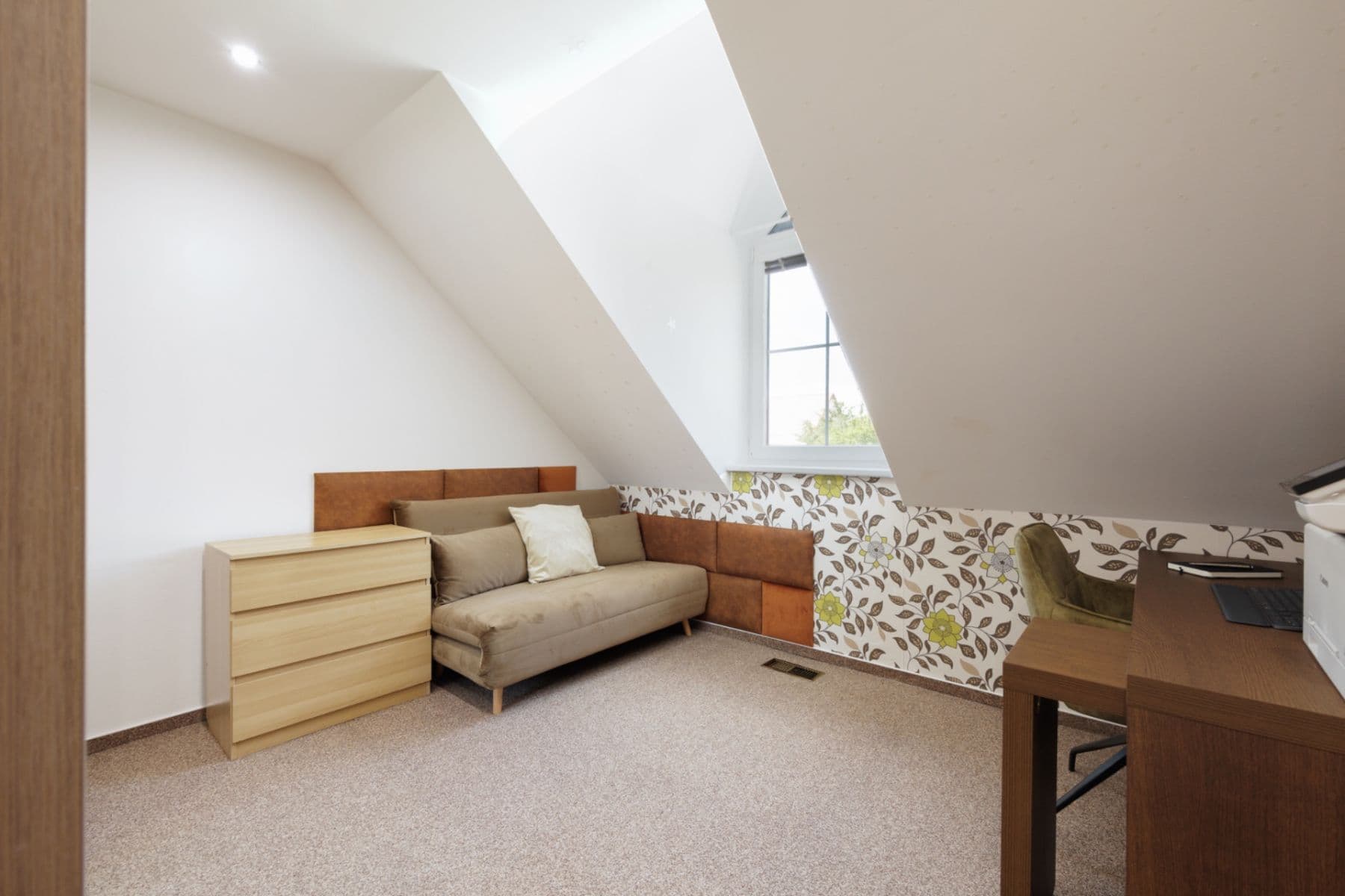 Prodej domu 104 m², pozemek 270 m², Ve Dvoře, Líbeznice, Středočeský kraj Prodej domu 104 m², pozemek 270 m², Ve Dvoře, Líbeznice, Středočeský kraj