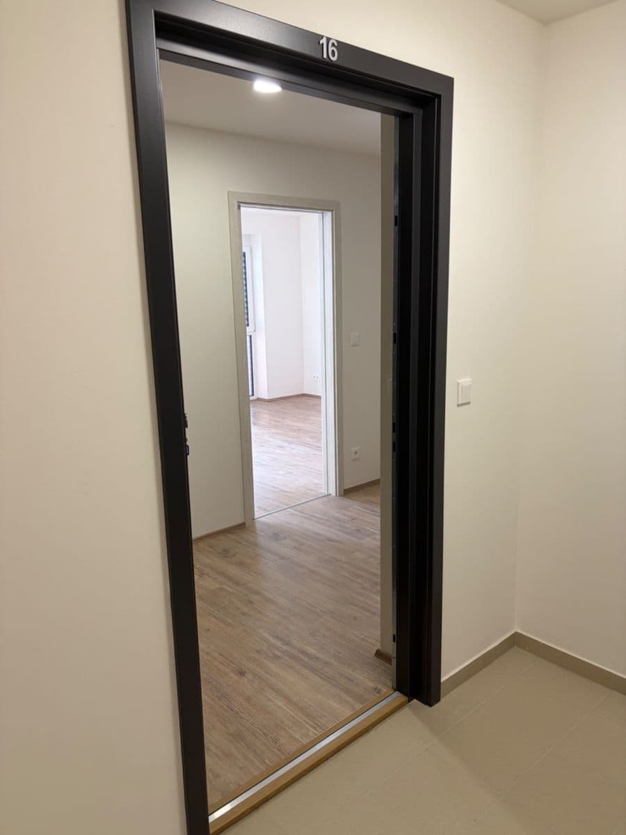 Pronájem bytu 1+kk 38 m², Pšeničná, Hořovice, Středočeský kraj Pronájem bytu 1+kk 38 m², Pšeničná, Hořovice, Středočeský kraj