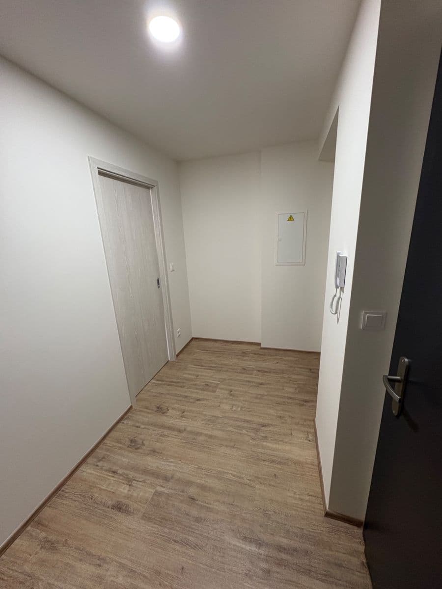 Pronájem bytu 1+kk 38 m², Pšeničná, Hořovice, Středočeský kraj Pronájem bytu 1+kk 38 m², Pšeničná, Hořovice, Středočeský kraj