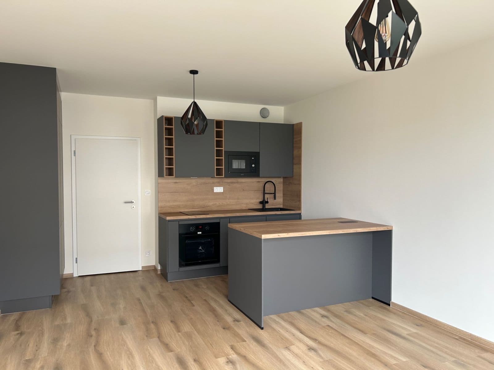 Pronájem bytu 1+kk 35 m², Gerstelova, Praha, Praha Pronájem bytu 1+kk 35 m², Gerstelova, Praha, Praha