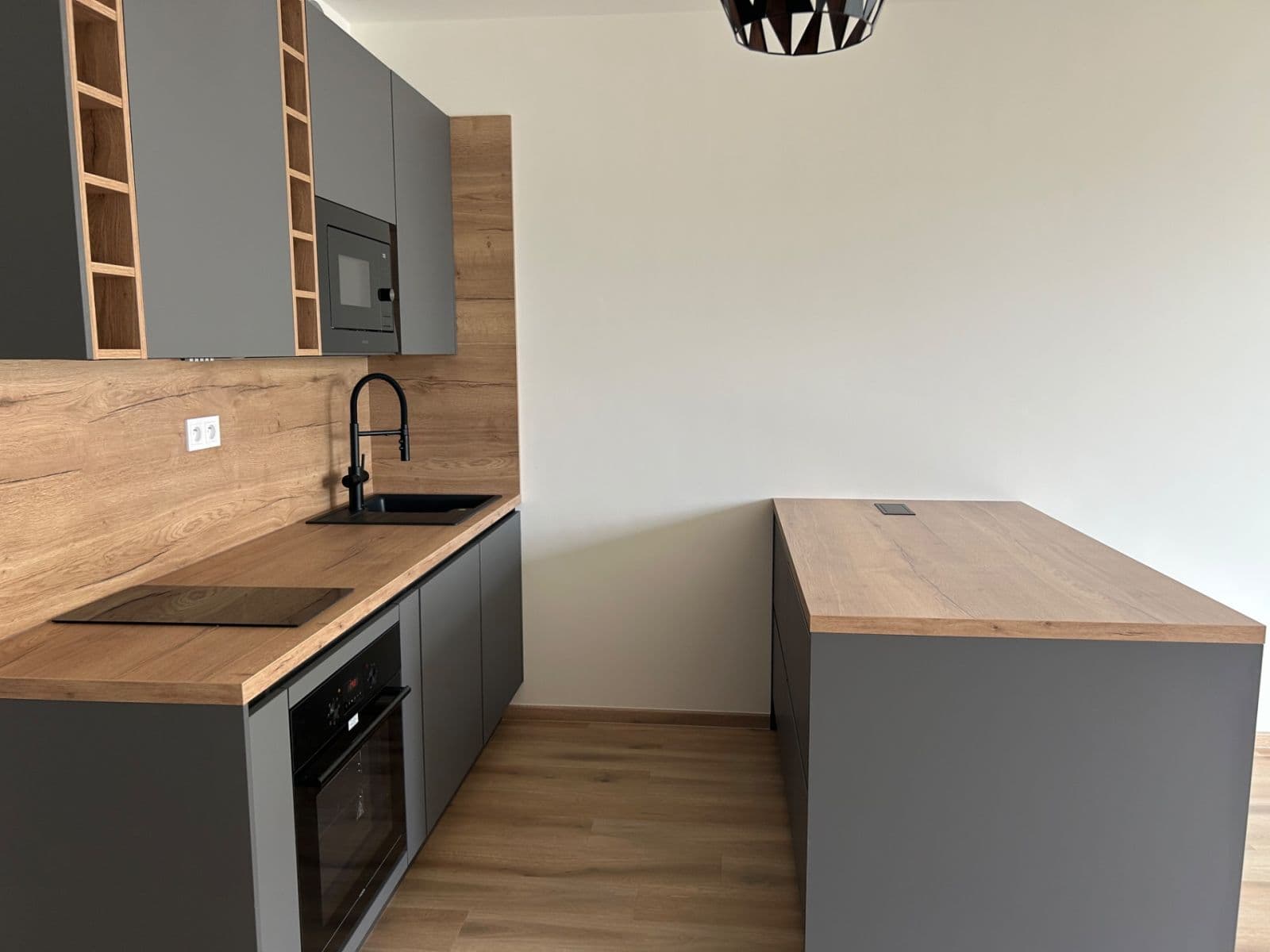 Pronájem bytu 1+kk 35 m², Gerstelova, Praha, Praha Pronájem bytu 1+kk 35 m², Gerstelova, Praha, Praha