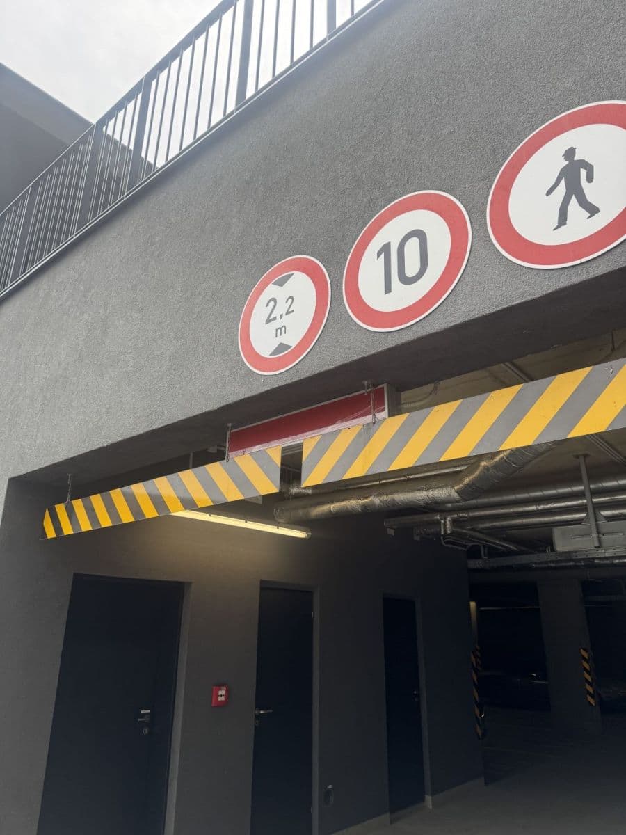 Pronájem garáže 14 m², Brno, Jihomoravský kraj Pronájem garáže 14 m², Brno, Jihomoravský kraj